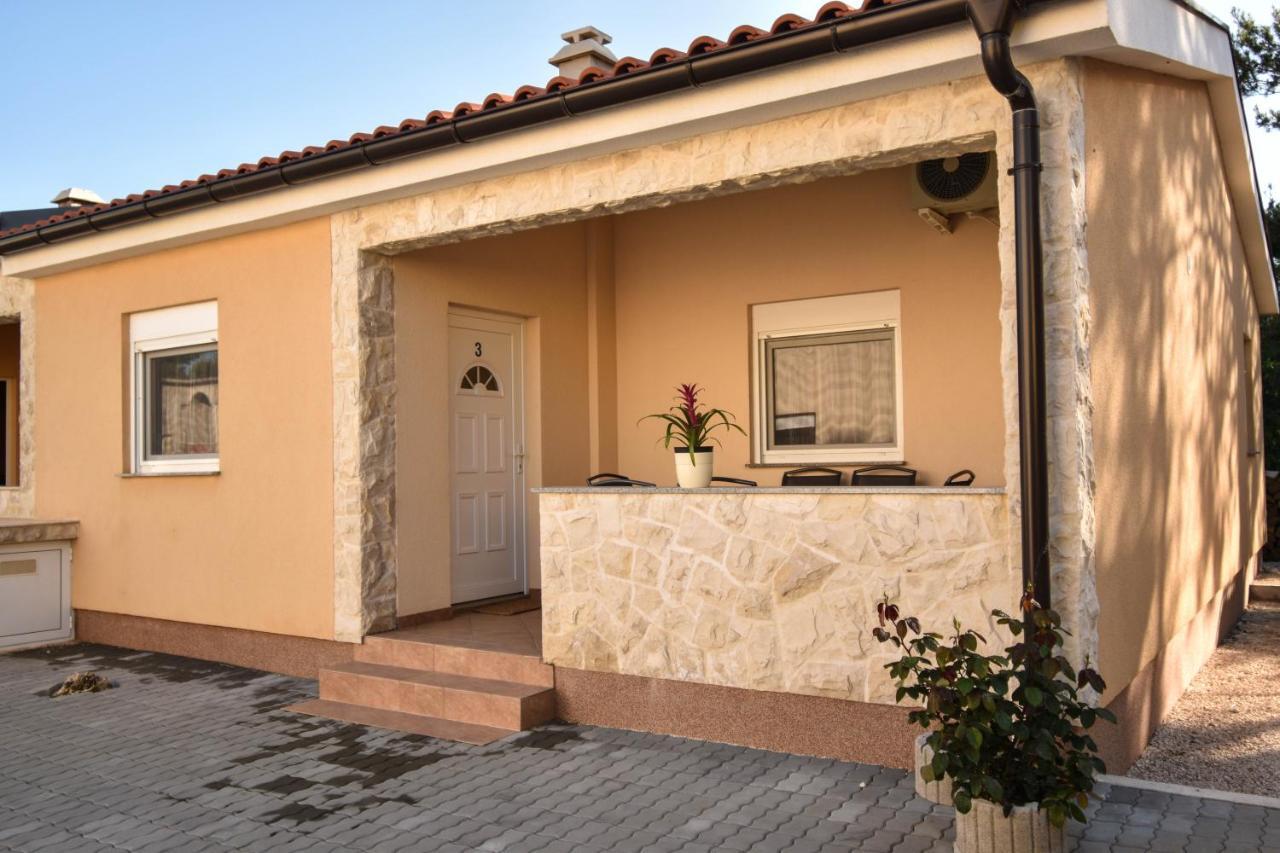 Apartmani Lukic Vir Εξωτερικό φωτογραφία