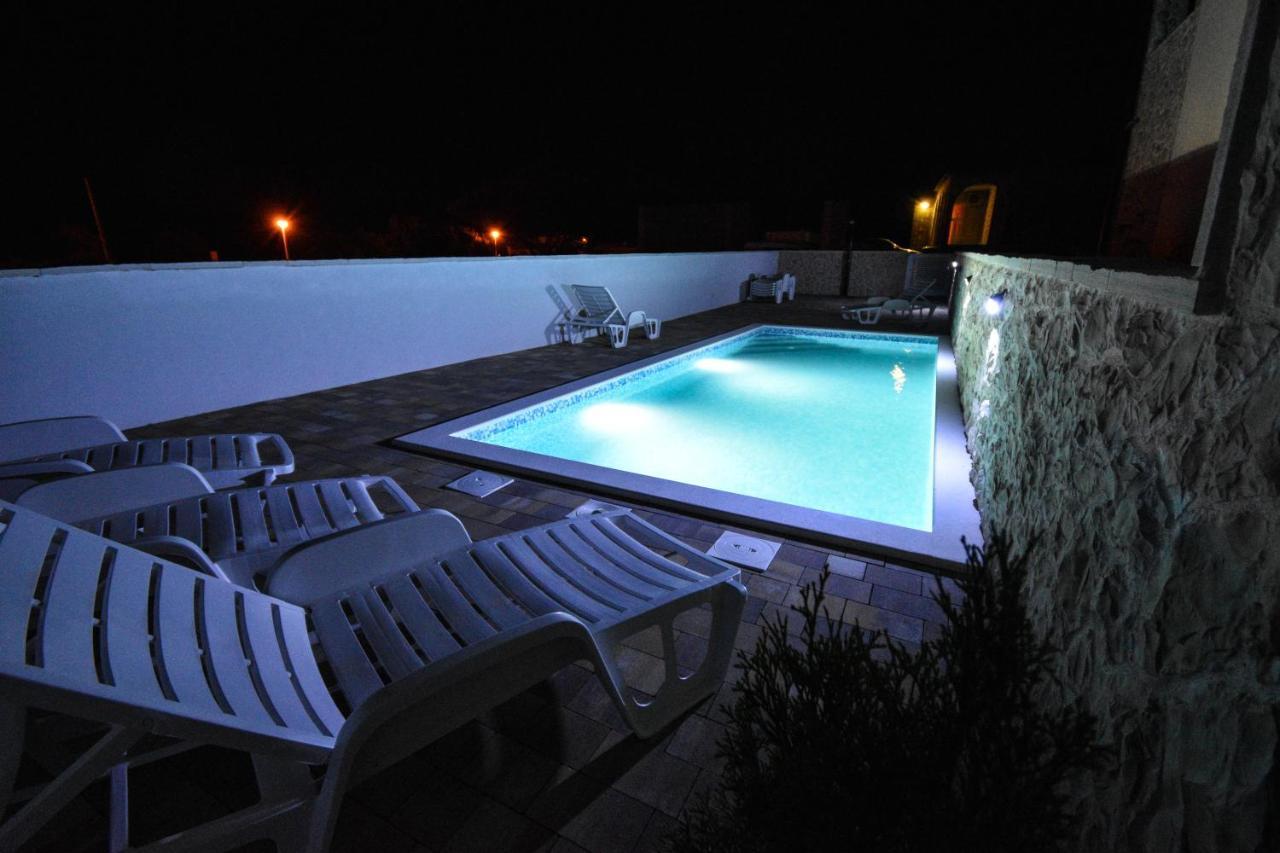 Apartmani Lukic Vir Εξωτερικό φωτογραφία