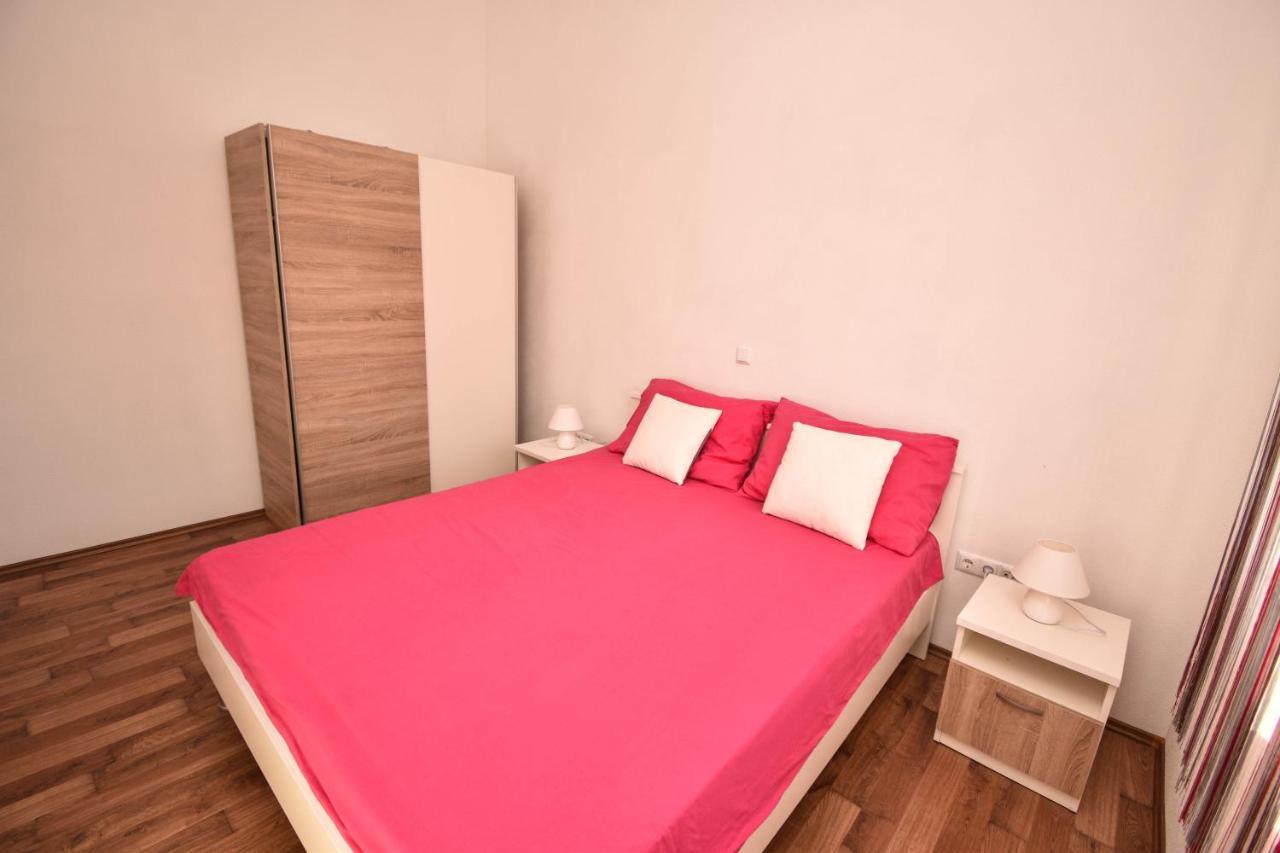 Apartmani Lukic Vir Εξωτερικό φωτογραφία